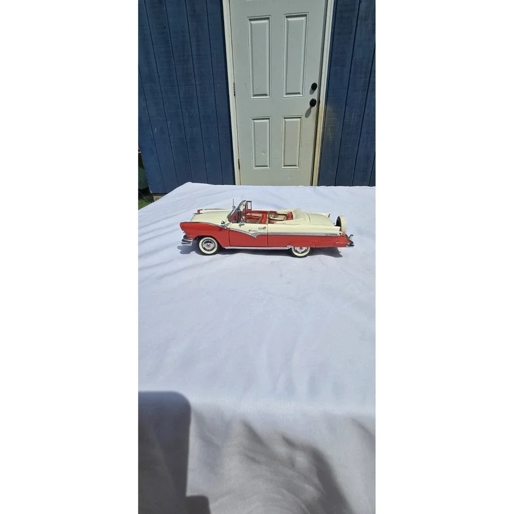 Danbury Mint 1956 Ford Fairlane Sunliner Convertible